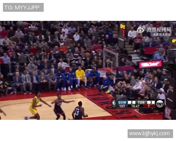 直插猛龙与勇士的激烈对决揭示NBA季后赛新格局的精彩瞬间 直插猛龙与勇士的激烈对决揭示NBA季后赛新格局的精彩瞬间