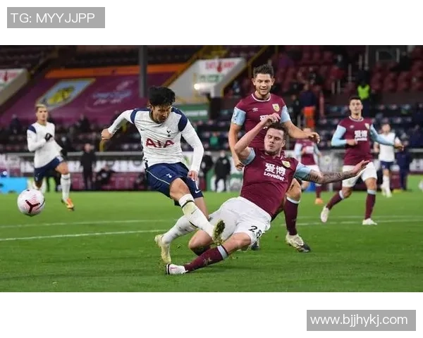 罗瑟汉姆与伯明翰激战结果揭晓赛季精彩对决回顾